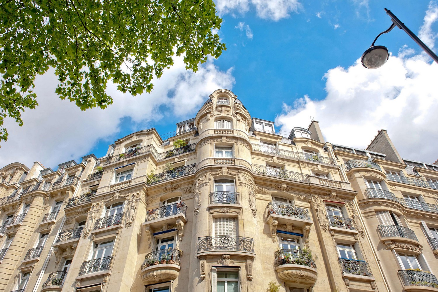 facade-haussmann-varenne-immobilier-prestige